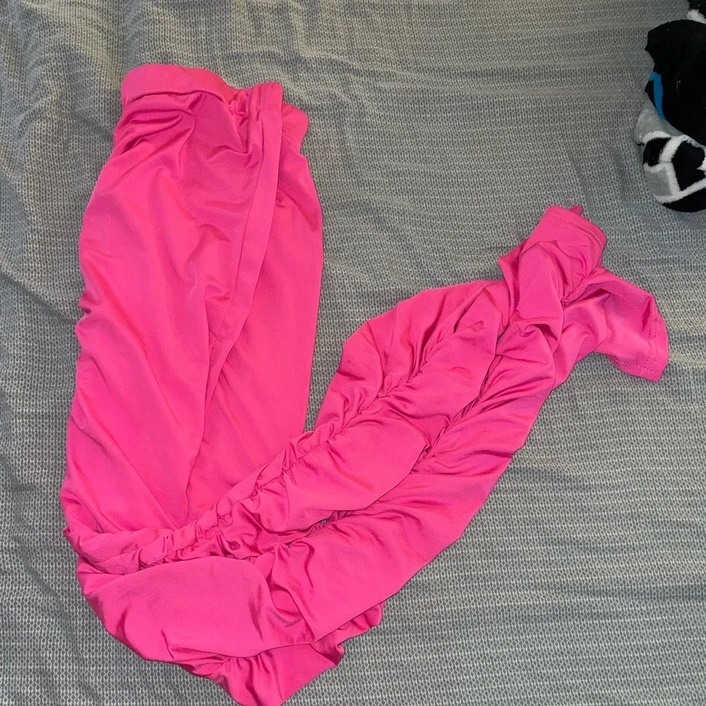 Pink ruched pants ⚠️Shirt NOT included⚠️ - Picture 6 of 6